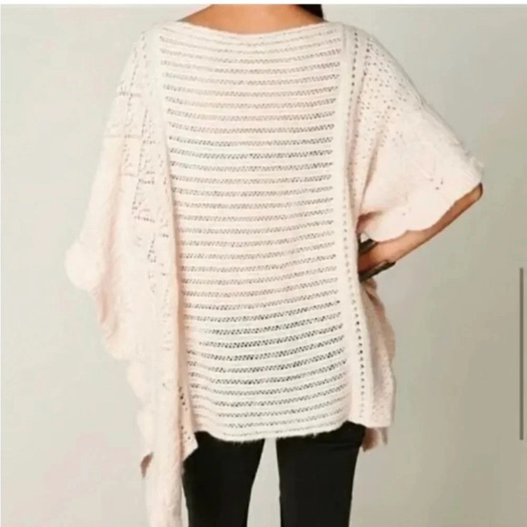 Free People Poncho - Picture 2 of 4